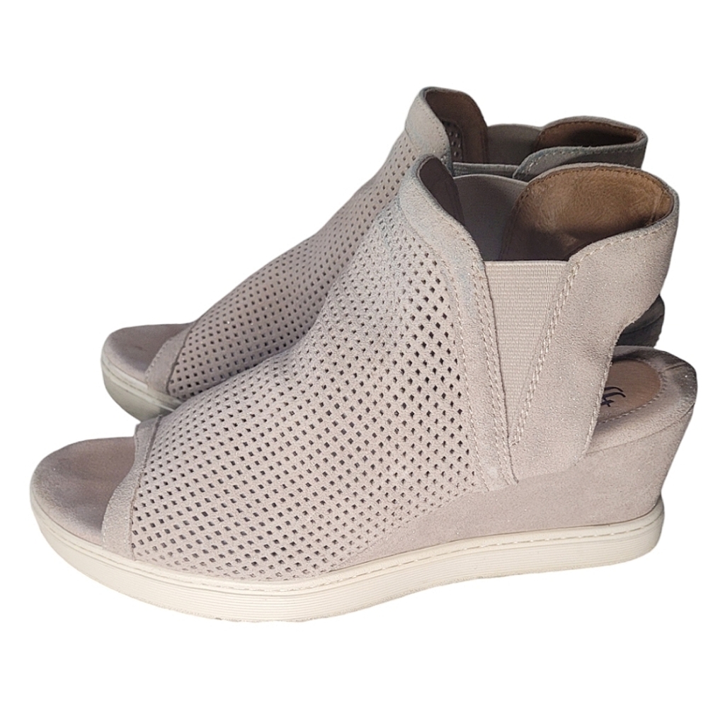 Women's Perforated Wedge Sandals